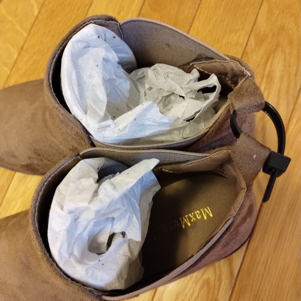 Chelsea Flat Ankle Booties - Picture 8 of 13